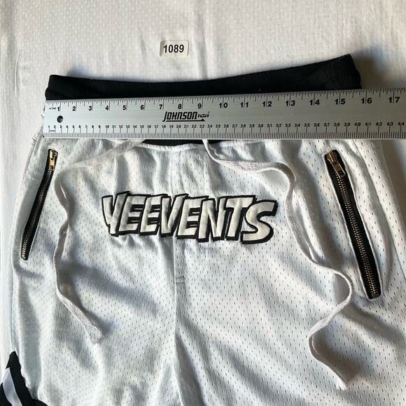 Iconic Men’s Sport Shorts size L, White, Yeevents Mesh Out Linning, Inside Liner - Picture 2 of 7